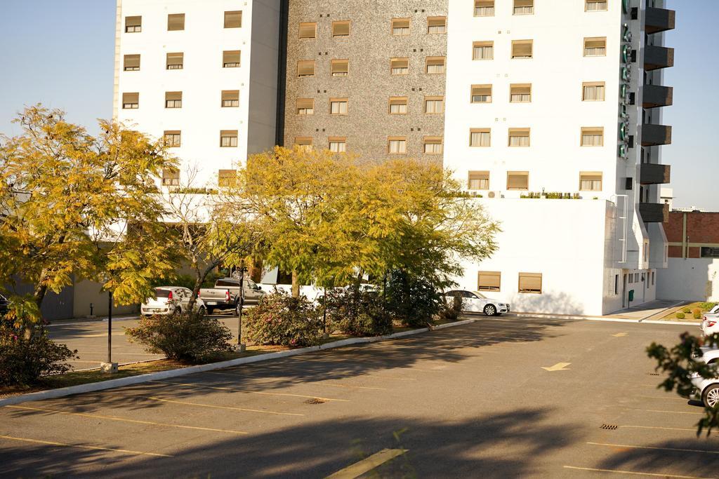 São José dos Pinhais Bourbon Dom Ricardo Aeroporto Curitiba Business Hotel מראה חיצוני תמונה